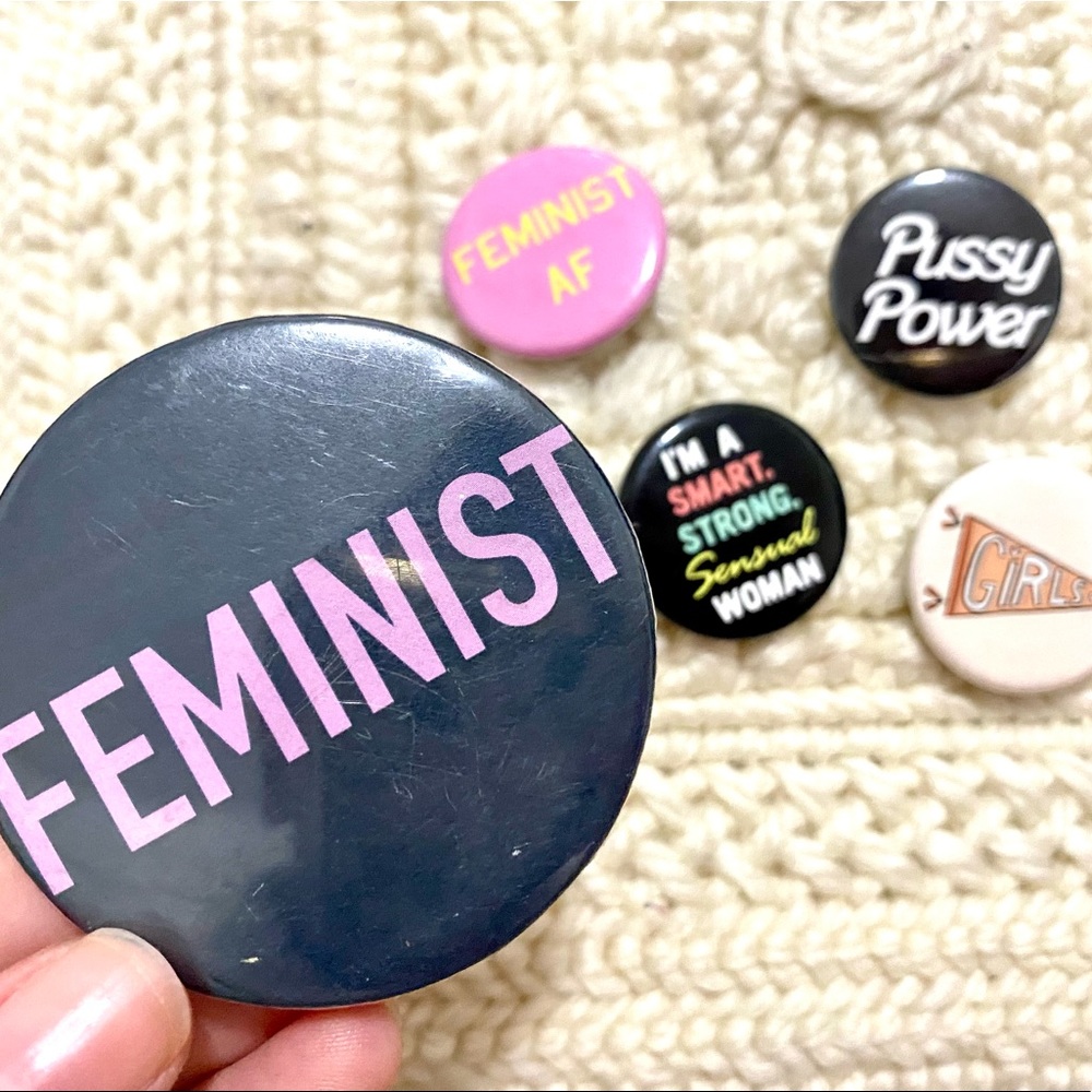 👑feminist button set👑